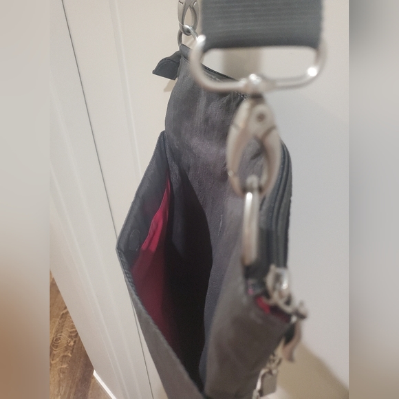 Baggallini Crossbody Big Zipper Bag Purse - Picture 15 of 15